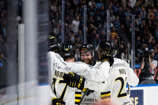 AIKs Daniel Muzito Bagenda jublar