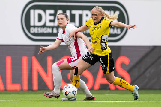 IK Uppsalas Arsema Weldai och Elfsborgs Emilia Bengtsson