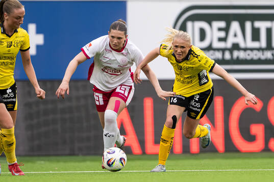 IK Uppsalas Arsema Weldai och Elfsborgs Emilia Bengtsson