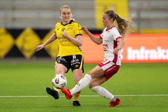 Elfsborgs Frida Elofsson och IK Uppsalas Lisa Frisk