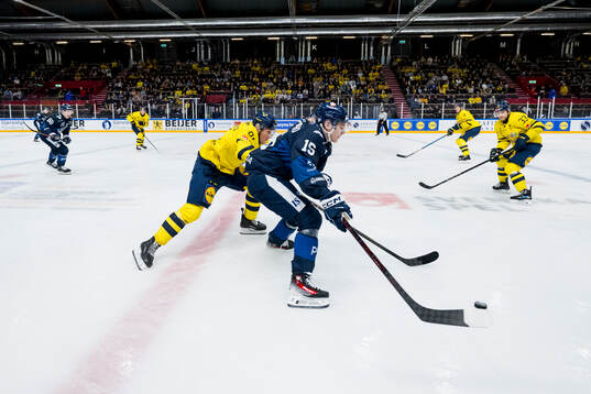 Marcus Sylvegård of Sweden and Lenni Härmeenaho of Finland
