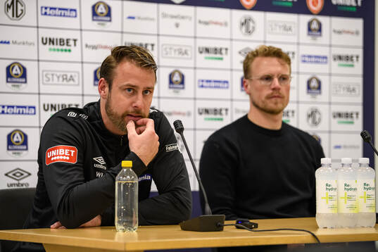 Degerfors tränare William Lundin och Elfsborgs tränare Oscar Hiljemark på presskonferensen