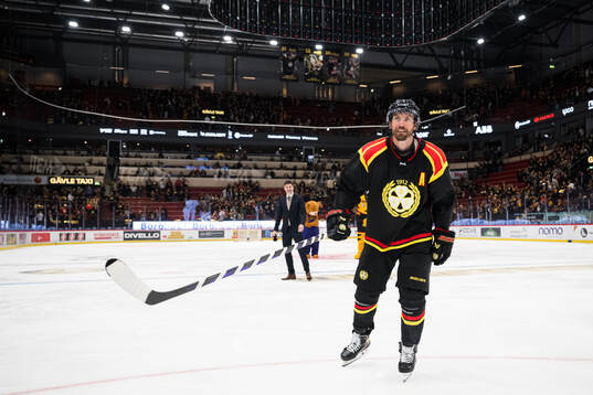 Brynäs Anton Rödin jublar