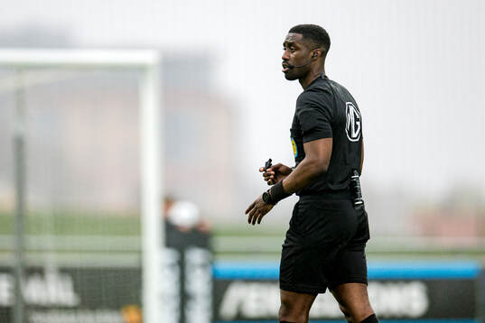 Domare Fredrik Oppong