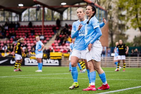 Malmö FFs Mia Persson och Mayar Khatawi