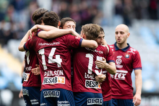 Örgrytes Isak Dahlqvist jublar