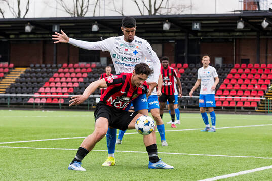 Brommapojkarnas Kevin Ackermann och Värnamos Luke Le Roux