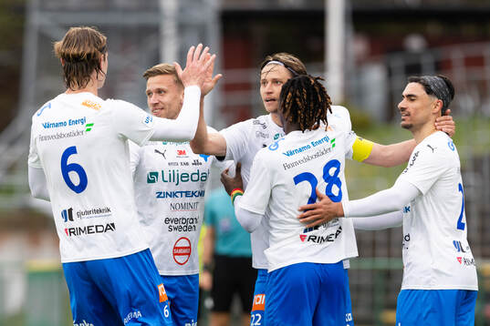 Värnamos Simon Thern jublar