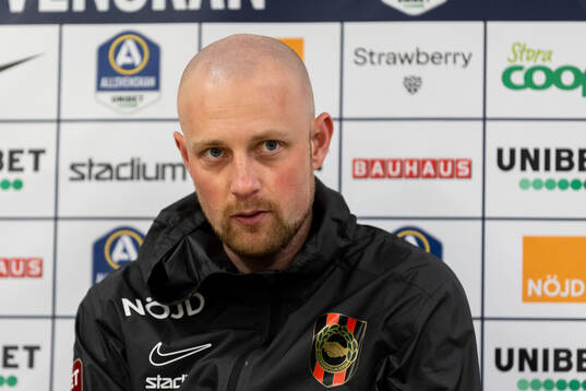 Brommapojkarnas tränare Fredrik Landén