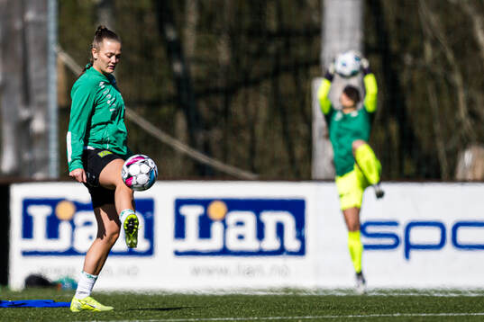 Ane Kristine Eggen of KIL/Hemne warms up ahead of the 1. division football match between KIL/Hemne and HamKam on April 20, 2025 in Kyrksæterøra.