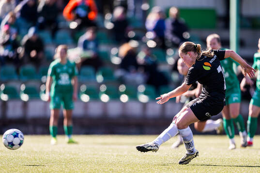 Thea Grønbech Selnes of KIL/Hemne scores the 2-1 goal on a penalty kick