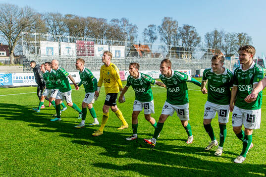 Brages spelare jublar