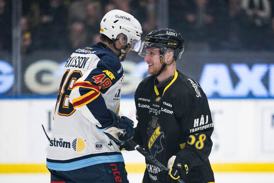 Djurgårdens Dick Axelsson och AIKs Oskar Magnusson