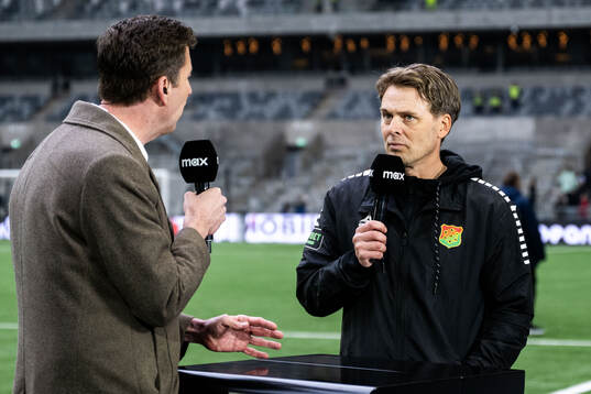 GAIS tränare Fredrik Holmberg intervjuas