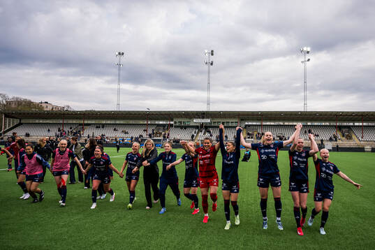 Rosengårds spelare jublar