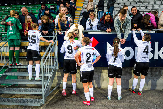 Siri Ervik, Inger Vadder Sandland, Anja Carlsen Avdal, Silje Bekkåsen Nyhagen, Emilia Ruud and Synne Masdal of Hønefoss