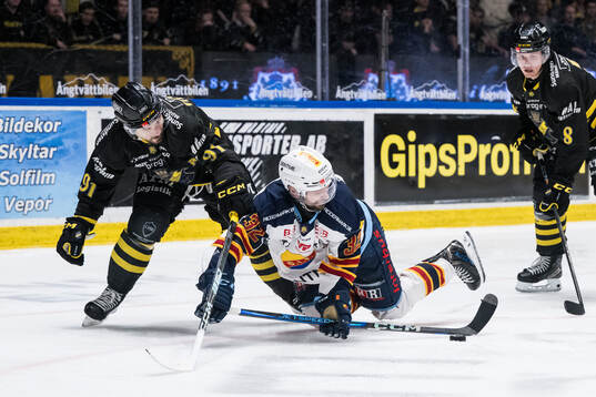 AIKs Gerry Fitzgerald och Djurgårdens Marcus Krüger