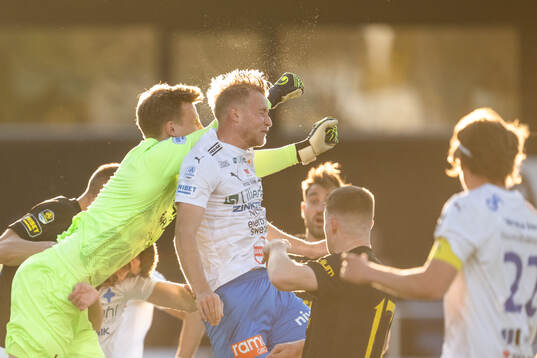 Värnamos målvakt Hugo Keto och Johan Rapp