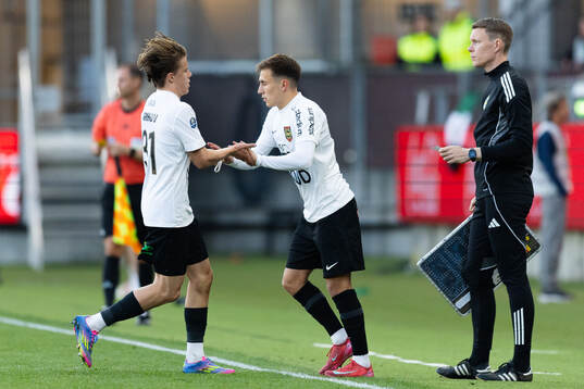 Brommapojkarnas Love Arrhov byter med Anton Kurochkin