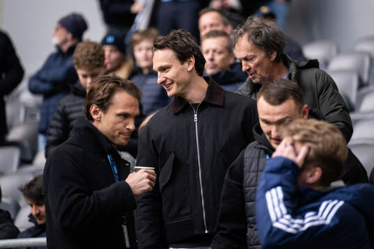 Albin Ekdal, Hjalmar Ekdal och Lennart Ekdal på läktaren