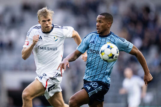 Östers Mattis Adolfsson och Djurgårdens Zakaria Sawo
