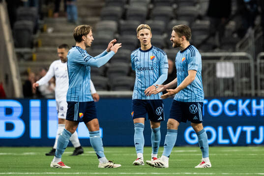 Djurgårdens Daniel Stensson, Theo Bergvall och Jacob Une jublar