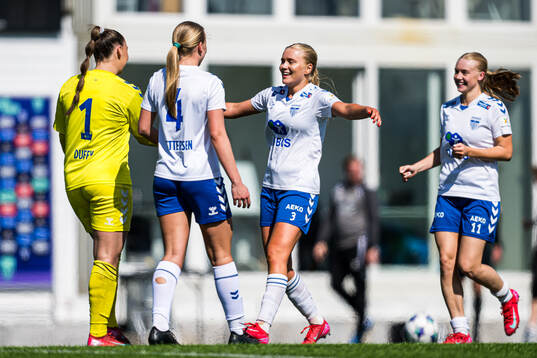 Ebba Lovisa Niss of Kolbotn celebrates