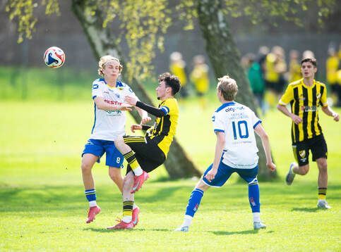  IFK Hässleholms Albion Dibrani i matchen i U19 division 1, region 1, mellan IFK Hässleholm och Onsala BK i Hässleholm 26 april 2025.