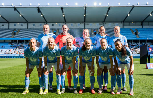 Malmö FFs startelva poserar för en lagbild