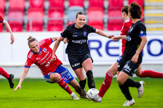 Vittsjös Olivia Wänglund och Växjö DFFs Larkin Russel