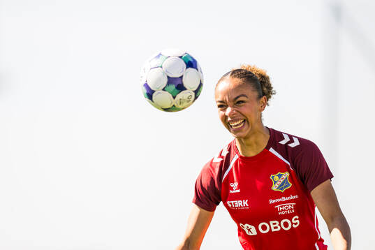 Josefine Birkelund of Lyn warms up ahead of the Toppserien football match between Kolbotn and Lyn on April 26, 2025 in Oslo.