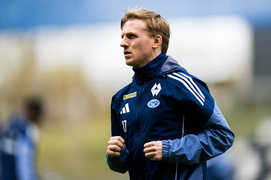 Mats Møller Dæhli of Molde warms up