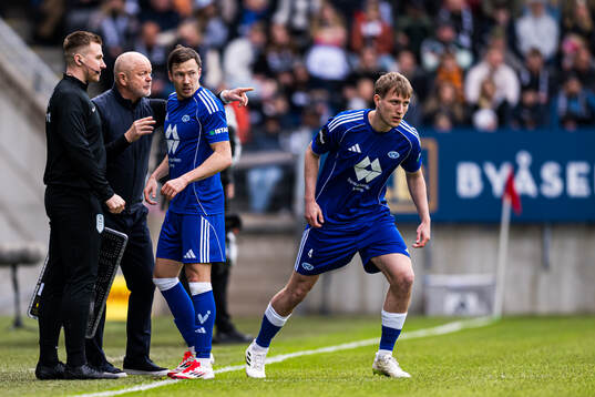 Per-Mathias Høgmo, head coach of Molde, Martin Linnes and Valdemar Lund Jensen of Molde