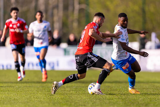 IFK Norrköpings Arnor Traustason och Värnamos Johnbosco