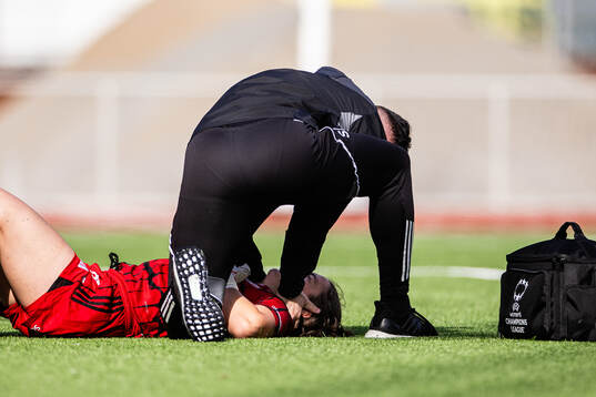 Rosengårds målvakt Eartha Cumings har ont