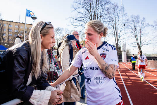 Hammarbys Ellen Wangerheim och Rosengårds Emilia Larsson