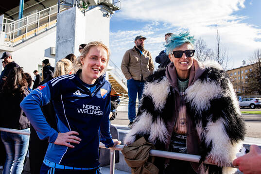 Djurgårdens Mimmi Larsson med Lisa Ek