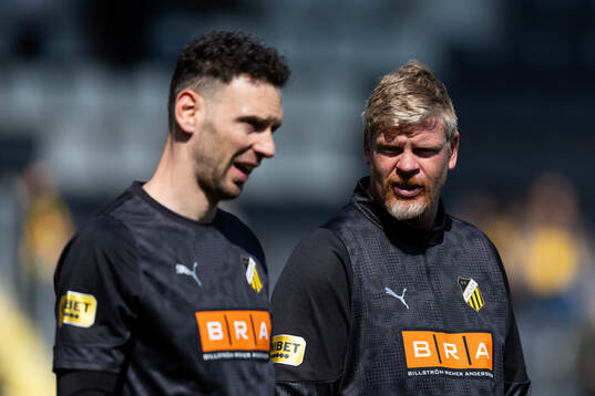 Häckens målvakt Etrit Berisha och målvaktstränare