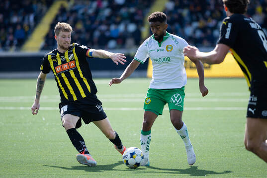 Häckens Simon Gustafson och Hammarbys Tesfaldet Tekie