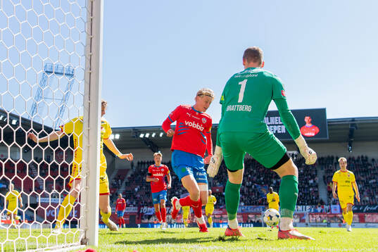 Helsingborgs Ture Görefält och målvakt Johan Brattberg