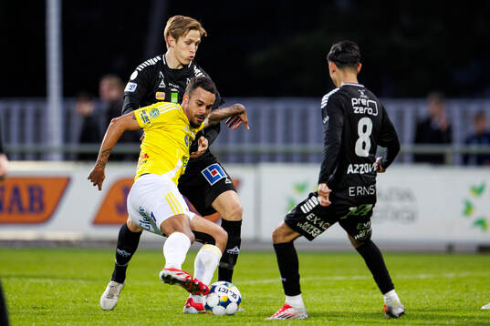 Falkenbergs Isaac Shears och Örebros Lowe Astvald