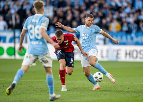 Östers Matias Tamminen och Malmö FFs Gabriel Busanello