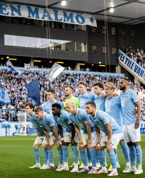 Malmö FFs startelva poserar för en lagbild