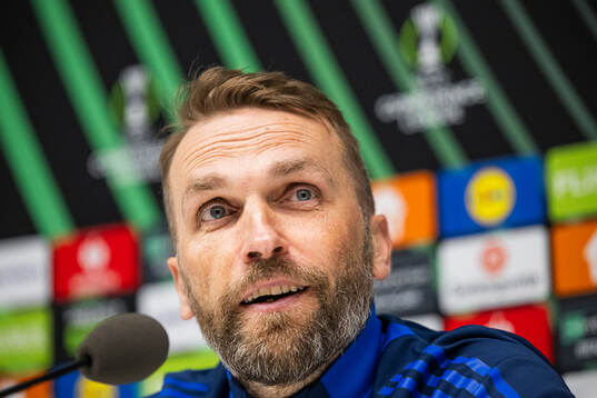 Bla gjennom flere bilder av Football, Conference League, Djurgården, Press Conference