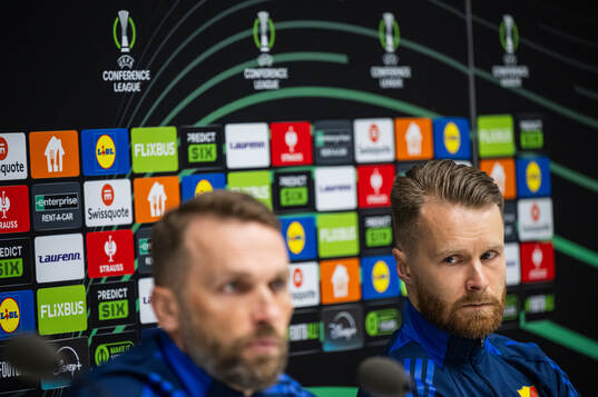 Head coach Jani Honkavaara and Jacob Une of Djurgården