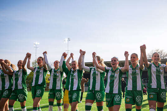 Hammarbys spelare jublar
