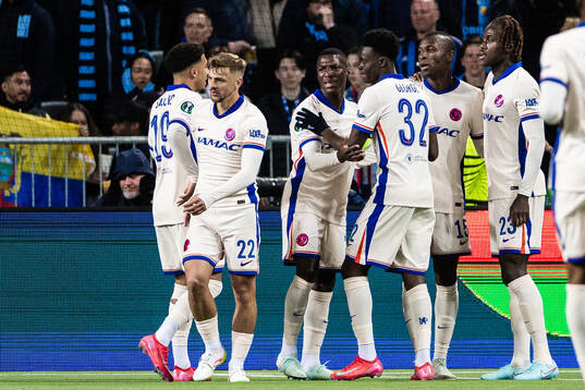 Moises Caicedo of Chelsea celebrates after 0-3