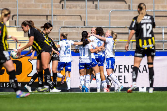IFK Norrköpings spelare jublar efter 2-0