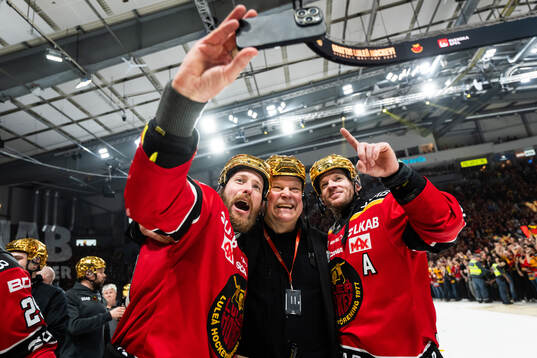 Luleås Linus Omark, sportchef Thomas Fröberg och Brian