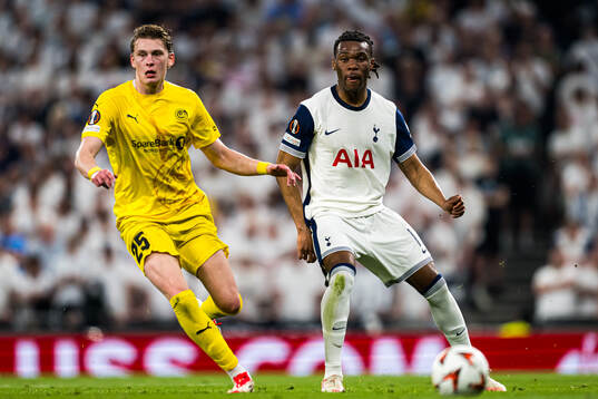 Isak Dybvik Määttä of Bodø/Glimt and Destiny Udogie of